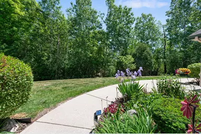 10208 W Deerwood Ln, Franklin, WI 53132 - Photo 22
