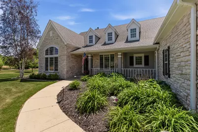 129  Preserve Ct, Grafton, WI 53024 - Photo 4