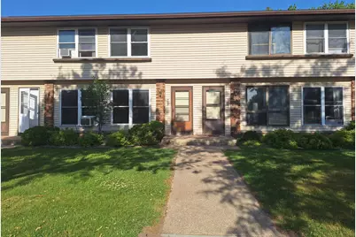 908  12th Ave, Onalaska, WI 54650 - Photo 1