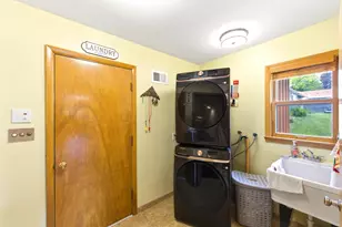 507 W Montclaire Ave, Glendale, WI 53217 - Photo 14
