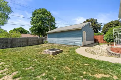 3957 S 58th St, Milwaukee, WI 53220 - Photo 36
