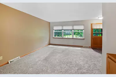 449 W Wisconsin Ave #9, Oconomowoc, WI 53066 - Photo 8