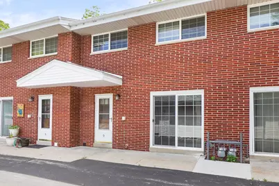 449 W Wisconsin Ave #9, Oconomowoc, WI 53066 - Photo 4