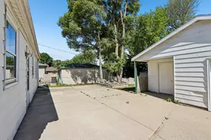 418 Harrison Ave, Waukesha, WI 53186 - Photo 16
