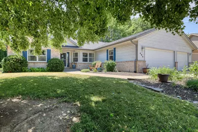 494  Quinlan Ct, Pewaukee, WI 53072 - Photo 2