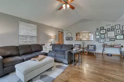 494  Quinlan Ct, Pewaukee, WI 53072 - Photo 14