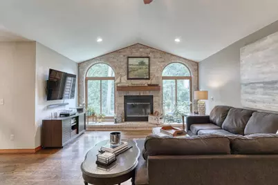 494  Quinlan Ct, Pewaukee, WI 53072 - Photo 12