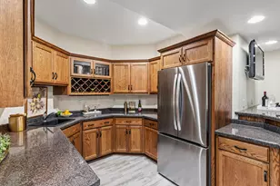 8415 Ravenswood Cir, Wauwatosa, WI 53226 - Photo 18