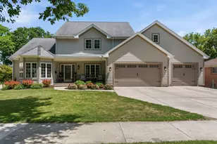 8415 Ravenswood Cir, Wauwatosa, WI 53226 - Photo 24