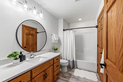 8415  Ravenswood Cir, Wauwatosa, WI 53226 - Photo 30