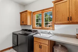 8415 Ravenswood Cir, Wauwatosa, WI 53226 - Photo 26