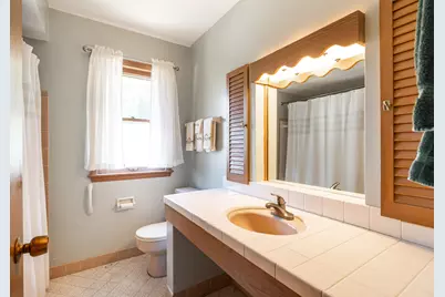 521 N 105th St, Wauwatosa, WI 53226 - Photo 10