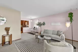 521 N 105th St, Wauwatosa, WI 53226 - Photo 4
