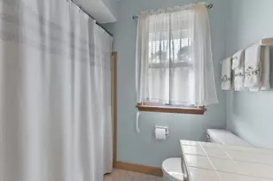 521 N 105th St, Wauwatosa, WI 53226 - Photo 20