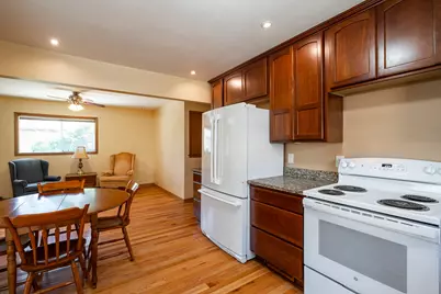 521 N 105th St, Wauwatosa, WI 53226 - Photo 8