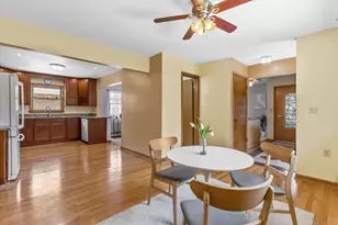 521 N 105th St, Wauwatosa, WI 53226 - Photo 14