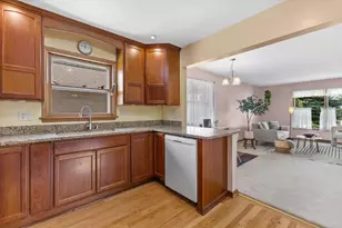 521 N 105th St, Wauwatosa, WI 53226 - Photo 10