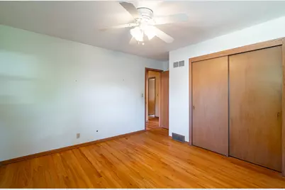 521 N 105th St, Wauwatosa, WI 53226 - Photo 12