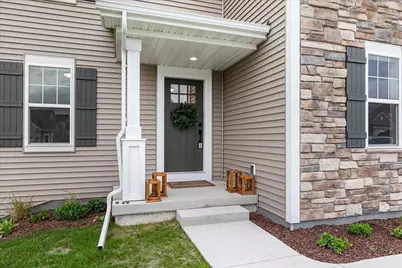 192  Saphhire Ln, Saukville, WI 53080 - Photo 2