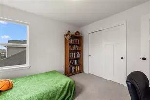 192 Sapphire Ln, Saukville, WI 53080 - Photo 32
