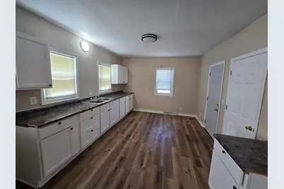 2945 N 23rd St, Milwaukee, WI 53206 - Photo 14