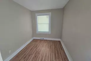2945 N 23rd St, Milwaukee, WI 53206 - Photo 10