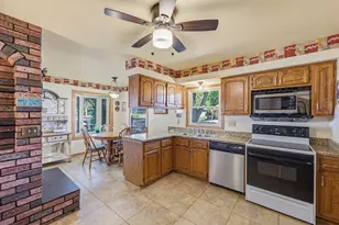 2569 S 97th St, West Allis, WI 53227 - Photo 10