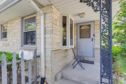 2569 S 97th St, West Allis, WI 53227 - Photo 4