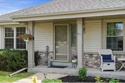 611  Woodland Cir, Racine, WI 53185 - Photo 2