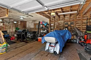 1010 St Clair St, Manitowoc, WI 54220 - Photo 40