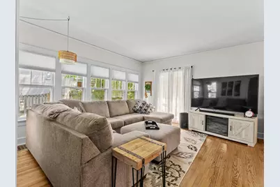 1010  St. Clair St, Manitowoc, WI 54220 - Photo 4