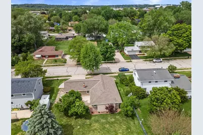 1139  Dogwood Ln, Waukesha, WI 53189 - Photo 36