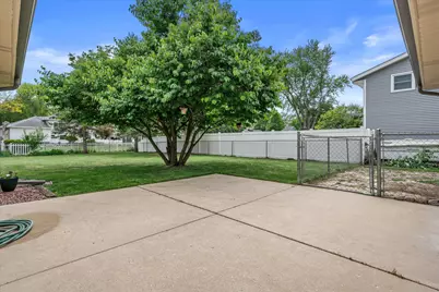1139  Dogwood Ln, Waukesha, WI 53189 - Photo 28