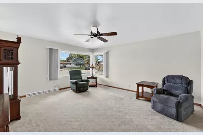 1505  Mackinac Ave, South Milwaukee, WI 53172 - Photo 6
