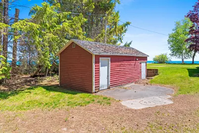 11009  Lake Dr, Two Rivers, WI 54241 - Photo 20