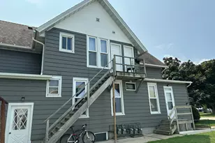 204 Park Ave, Waupun, WI 53963 - Photo 6