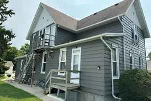 204 Park Ave, Waupun, WI 53963 - Photo 4