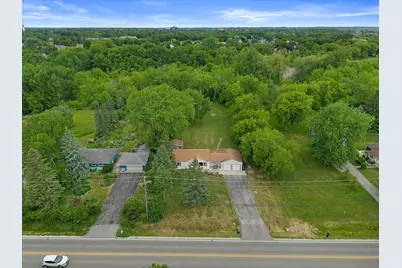 7828 W Puetz Rd, Franklin, WI 53132 - Photo 38