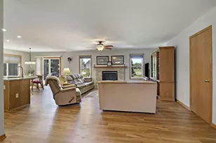 914 Riva Ridge, Racine, WI 53402 - Photo 4
