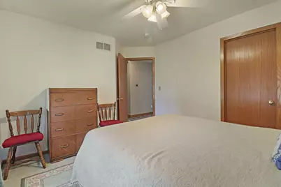 914  Riva Rdg, Racine, WI 53402 - Photo 16