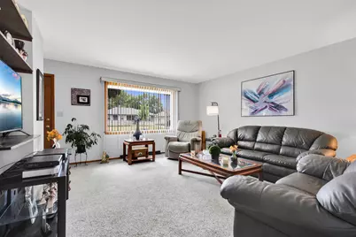 7254 W Cody Cir, Milwaukee, WI 53223 - Photo 4