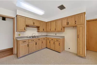 1001  Oregon St, Racine, WI 53405 - Photo 8