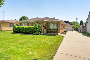 1001 Oregon St, Racine, WI 53405 - Photo 1