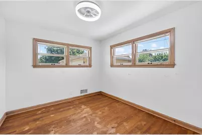 1001  Oregon St, Racine, WI 53405 - Photo 16