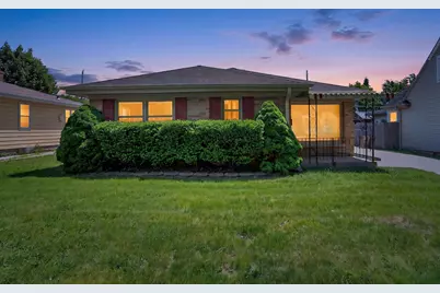 1001  Oregon St, Racine, WI 53405 - Photo 24