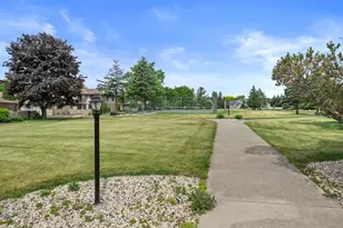 W176N9763 Rivercrest Dr, Germantown, WI 53022 - Photo 16