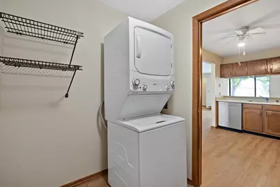 W176N9763  Rivercrest Dr, Germantown, WI 53022 - Photo 8