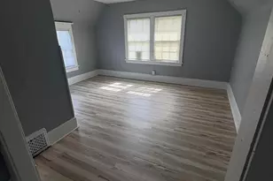 1945 S 29th St, Milwaukee, WI 53215 - Photo 12
