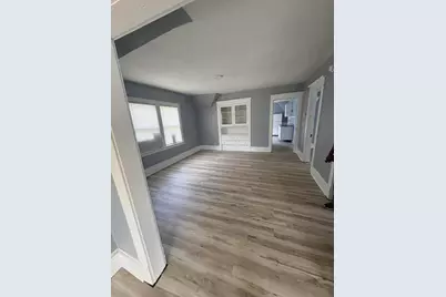 1945 S 29th St, Milwaukee, WI 53215 - Photo 10