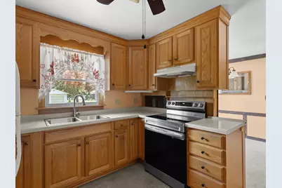 2343  39th St, Two Rivers, WI 54241 - Photo 16